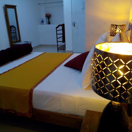 Ocean Pebbles Leilighet Dehiwala-Mount Lavinia Eksteriør bilde