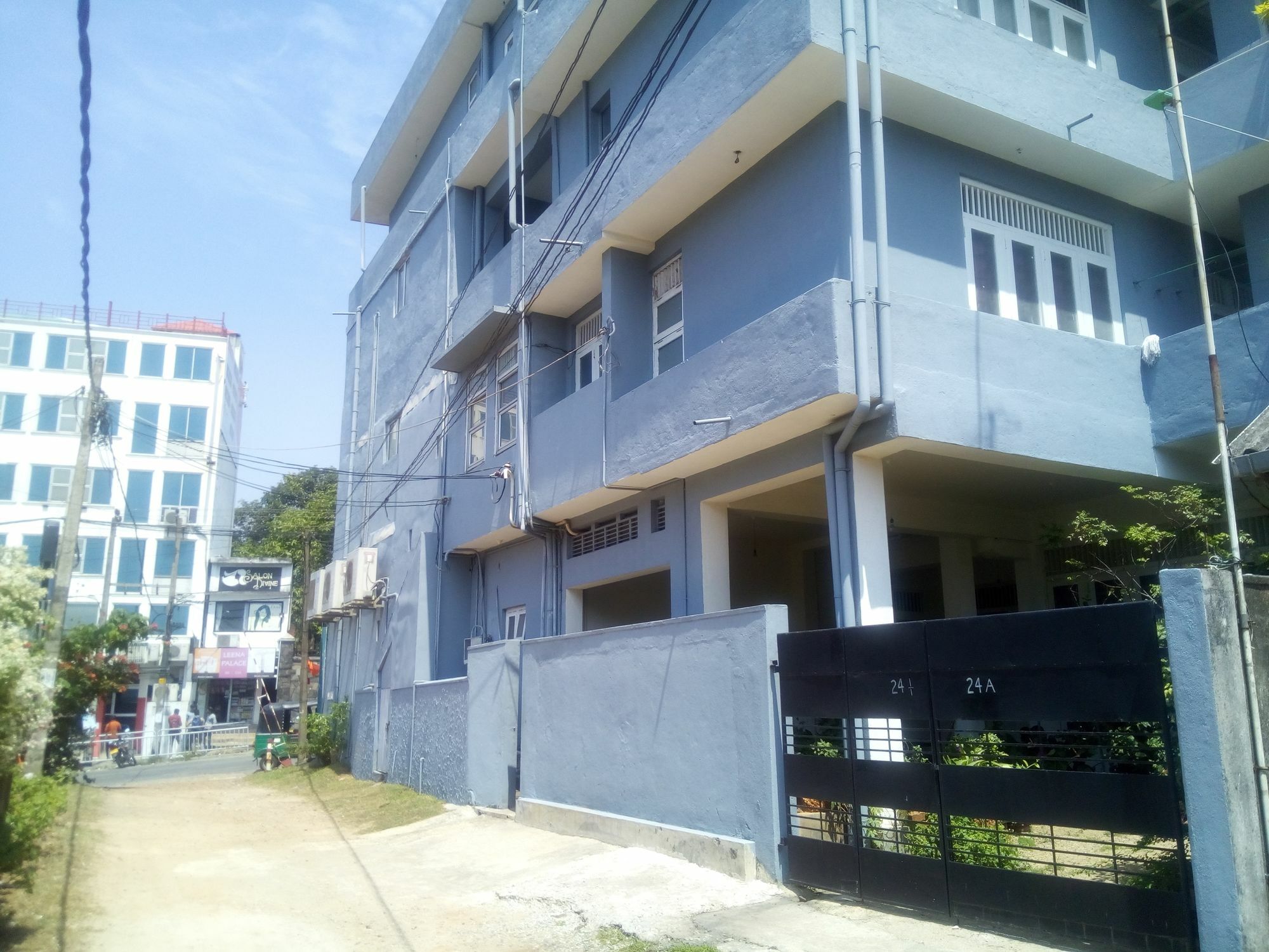 Ocean Pebbles Leilighet Dehiwala-Mount Lavinia Eksteriør bilde