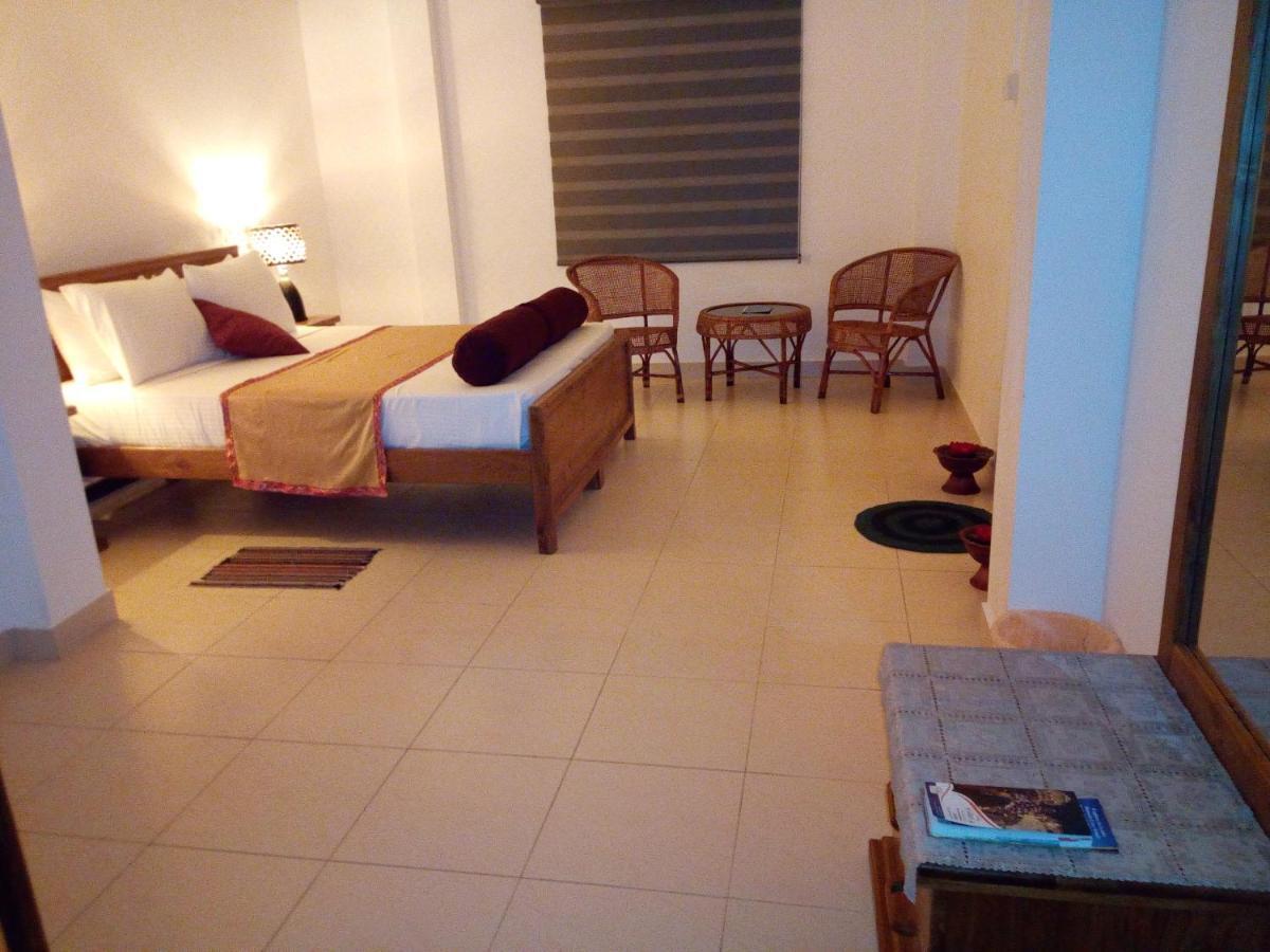 Ocean Pebbles Leilighet Dehiwala-Mount Lavinia Eksteriør bilde